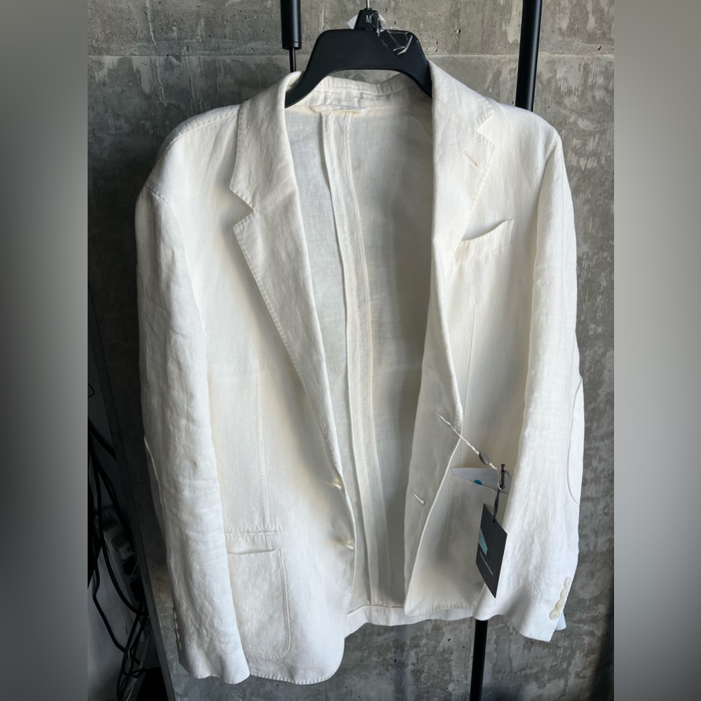 Beautiful NWT Off White linen Zegna blazer